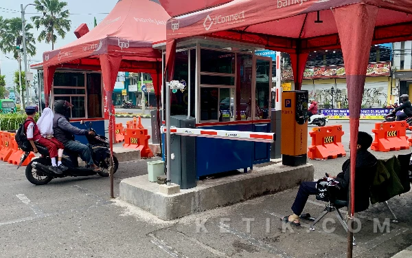 Thumbnail Berita - PKL Alun-Alun Kota Batu Dukung Gate Parkir, Minta Motor Tak Lagi Masuk Lapak