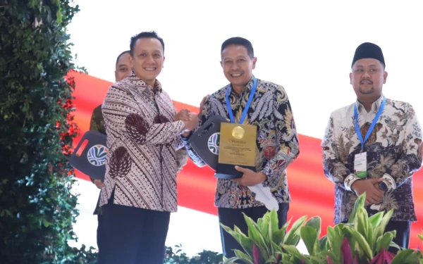 Thumbnail Berita - Kota Malang Raih Predikat Menuju Kota Bersih, Tempati Peringkat 7 Nasional