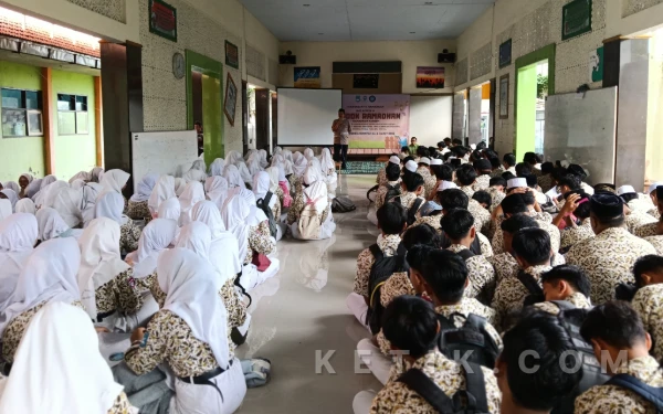 Thumbnail Berita - SMAN 1 Gondangwetan Gelar Pondok Ramadan, Perkuat Iman dan Taqwa Peserta Didik di Bulan Suci