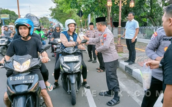 Thumbnail Berita - Polres Mojokerto Bagikan Takjil dan Gelar Buka Puasa Bersama Media di Ramadan 1447 H