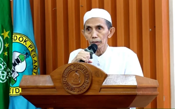 Thumbnail Berita - KH Moh Zuhri Zaini: Salat Witir Salah Satu Cermin Kesempurnaan Ibadah Seorang Muslim