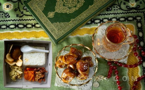 Thumbnail Berita - 5 Masjid di Surabaya Selatan yang Sediakan Takjil Gratis untuk Berbuka Puasa