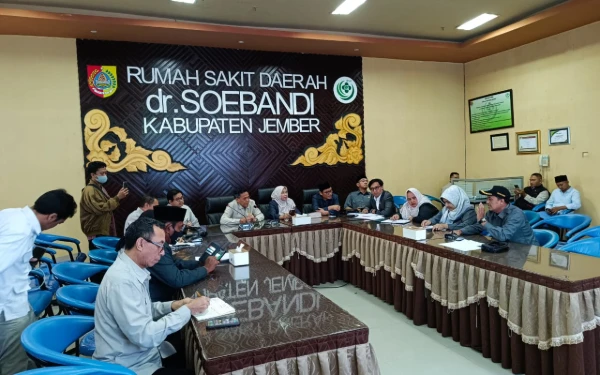Thumbnail Berita - Komisi D DPRD Jember Sidak RSD dr. Soebandi, Soroti Dugaan Kerugian dan Transparansi Data Keuangan
