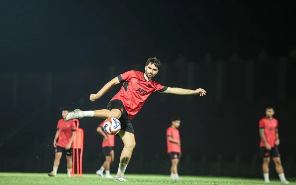 Thumbnail Berita - Waspadai Pemain Asing Eropa Timur, Marcos Reina Benahi Berbagai Aspek Sebelum Bertolak ke Solo