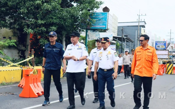 Thumbnail Berita - Pemkab Bondowoso Petakan Kerusakan Usai Jembatan Sentong Ditutup