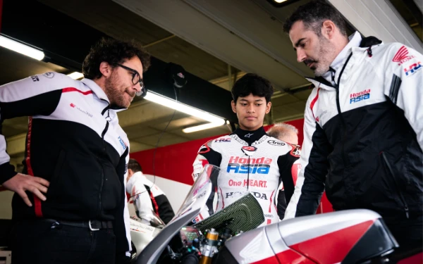 Thumbnail Berita - Sejarah! Veda Ega Pembalap Indonesia Pertama di Moto3 Debut Langsung Cetak 11 Poin