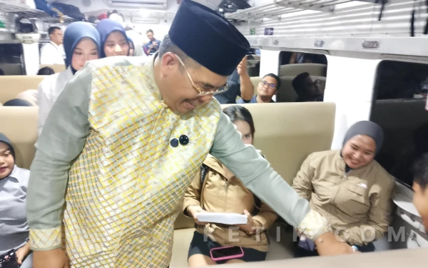 Thumbnail Berita - Commuter Probolinggo-Surabaya Beroperasi, Ribuan Penumpang Berpotensi Beralih dari Bus