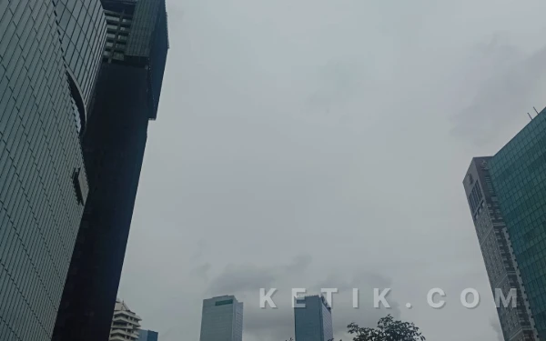 Thumbnail Berita - Prakiraan Cuaca Senin 2 Maret 2026, Jakarta Berawan Tebal Sedangkan Bandung Cerah Berawan