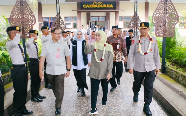 Thumbnail Berita - Perkuat Kepemimpinan dan Kebangsaan, Gubernur Khofifah Resmikan Sarpras SMAN 2 Taruna Bhayangkara Banyuwangi