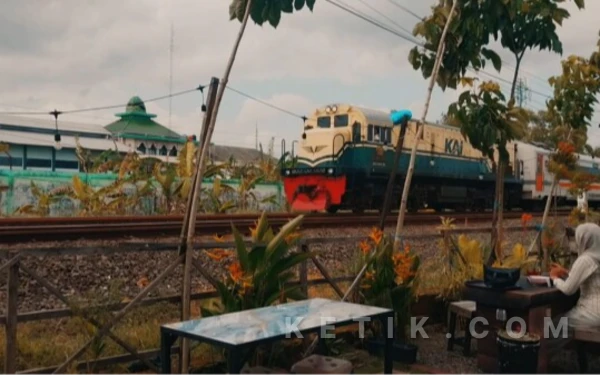 Thumbnail Berita - Hadapi Lonjakan Mudik 2026, Pemkab Bojonegoro Koordinasi dengan KAI Siapkan 2 Kereta Tambahan