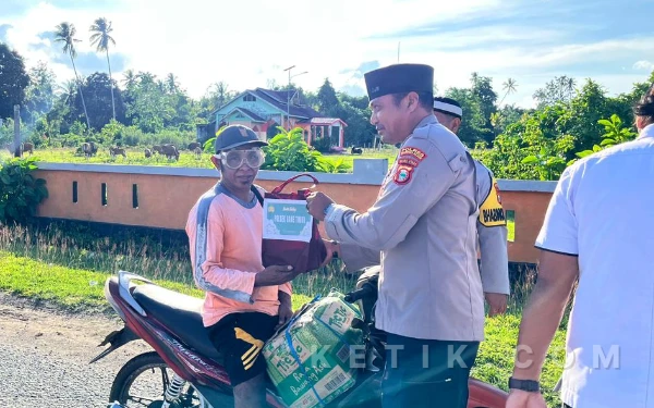 Thumbnail Berita - Polsek Gane Timur Tebar Berkah Ramadan, Warga Sambut Hangat Takjil Gratis