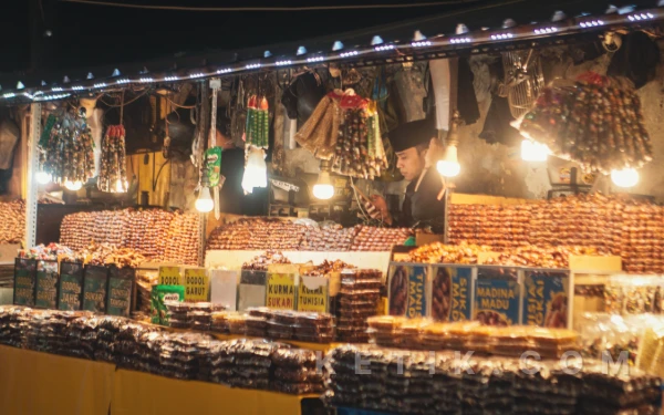 Thumbnail Berita - Menanti Magrib di Kampung Arab Ampel, Paduan Religi dan Budaya yang Menggugah