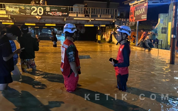Thumbnail Berita - Sungai Babakan Kembali Meluap, Rendam Ribuan Rumah dan Lumpuhkan Aktivitas Warga