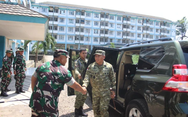 Thumbnail Berita - Rusunawa Tangkoko Disiapkan Jadi Marshalling Area, Pangdam XIII/Merdeka Lakukan Peninjauan
