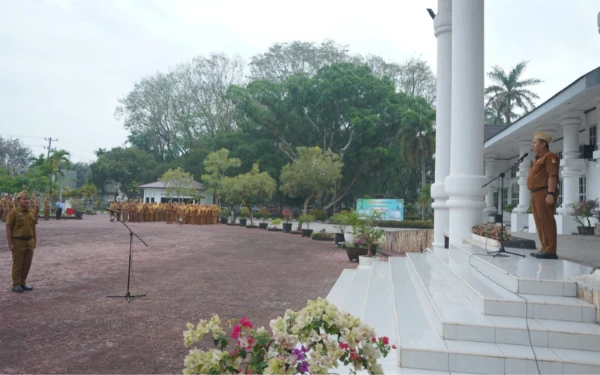 Thumbnail Berita - Pimpin Apel Gabungan, Sekda Asahan Tekankan Disiplin ASN di Bulan Ramadan 1447 H