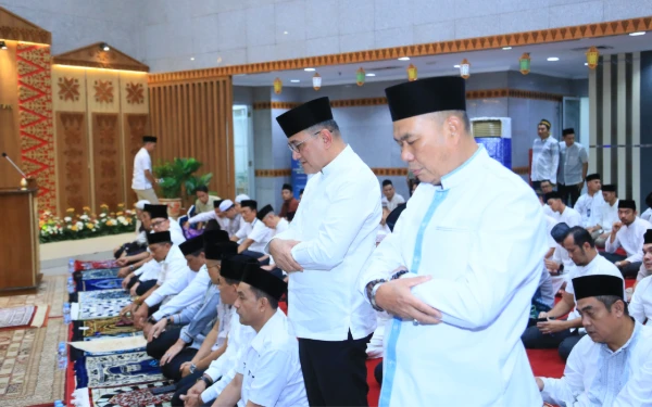 Thumbnail Berita - Safari Ramadan di BI Sumsel, Sekda Edward Soroti Inflasi hingga Dampak Geopolitik Global