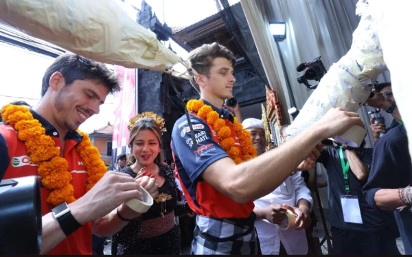 Thumbnail Berita - Jelang MotoGP Brasil, Joan Mir dan Luca Marini Sapa Komunitas Honda di Bali