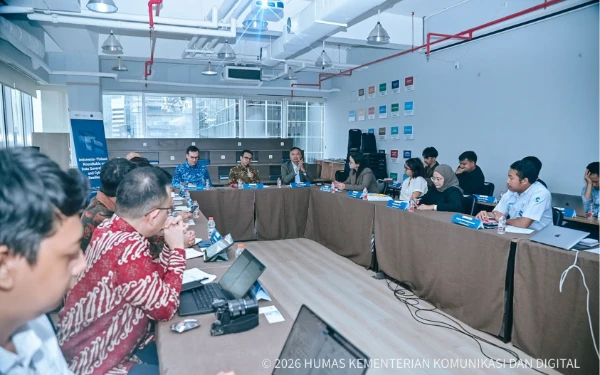 Thumbnail Berita - Komdigi Kaji Aturan Baru, Lindungi Konten dan Data Indonesia dari Eksploitasi AI Global