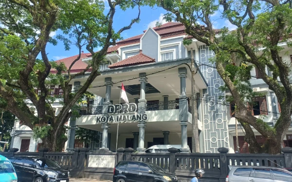 Thumbnail Berita - Mengulas Jejak Sejarah Gedung DPRD Kota Malang