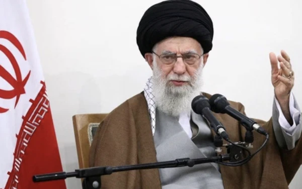 Thumbnail Berita - Iran Umumkan Ayatollah Ali Khamenei Bakal Dimakamkan di Mashhad