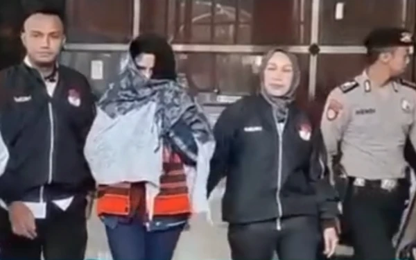 Thumbnail Berita - Fadia Arafiq Ngaku Bersama Gubernur Jateng Saat OTT KPK, Bantah Terima Uang