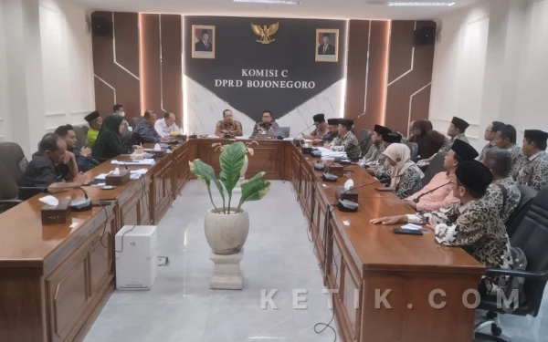 Thumbnail Berita - Ketua Komisi C DPRD Bojonegoro Ahmad Supriyanto: Seluruh Guru PAUD Harus Tercover Intensif APBD