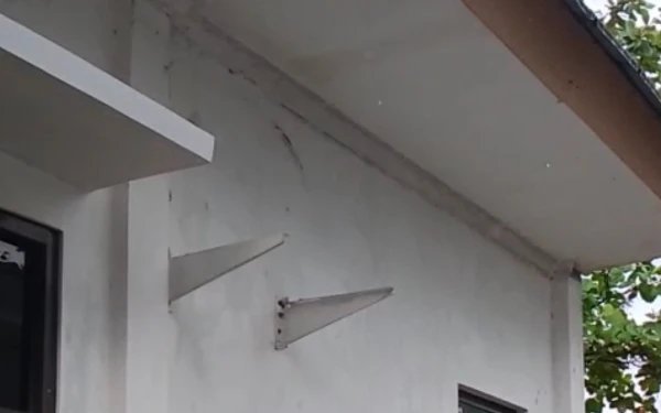 Thumbnail Berita - Outdoor AC Kantor Kelurahan Cijoro Lebak Dibobol Maling, Lurah Imbau Warga Tingkatkan Siskamling