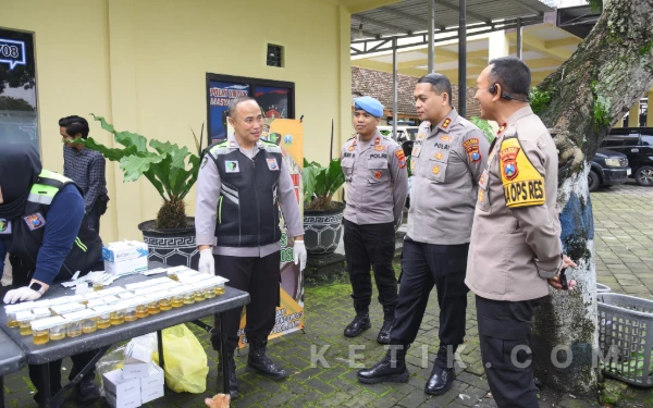 Thumbnail Berita - Perang Narkoba Dimulai dari Internal, Polres Bondowoso Lakukan Tes Urine Mendadak