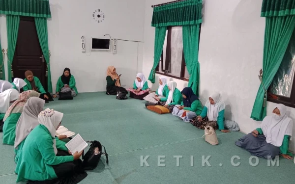 Thumbnail Berita - PC Fatayat NU Sampang Gelar Khotmil Qur’an, Doakan Ketua Umum yang Wafat