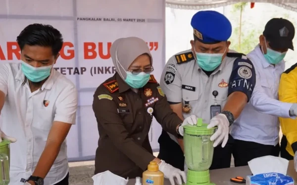 Thumbnail Berita - Barang Bukti Inkrah Dimusnahkan, Kejari Banyuasin Lenyapkan Sabu hingga Rokok Ilegal