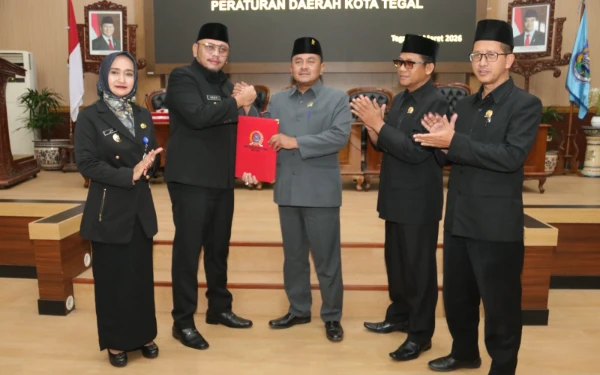 Thumbnail Berita - DPRD Kota Tegal Resmikan Perda Kawasan Tanpa Rokok dan Penguatan BPR Bank Bahari