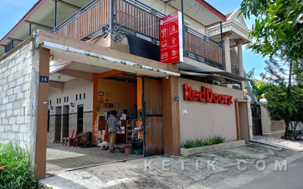 Thumbnail Berita - Merasa Ditipu Rp2 M, Pemilik Penginapan di Mojokerto Laporkan Dua Mantan Karyawan ke Polres