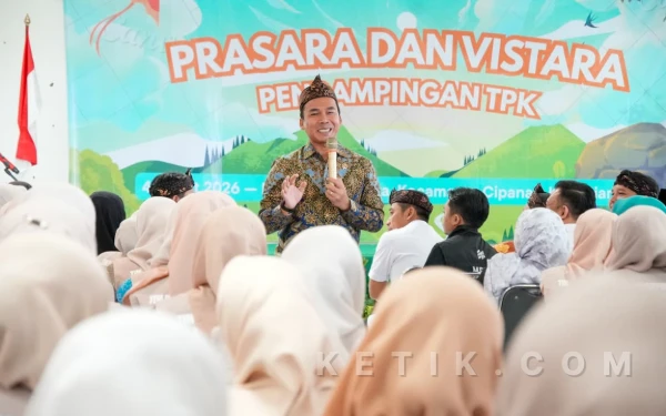 Thumbnail Berita - Menteri Wihaji Pastikan Distribusi MBG 3B di Cianjur Berjalan Lancar