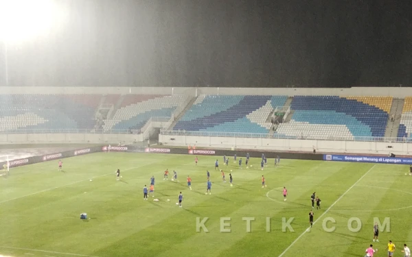 Thumbnail Berita - Starting XI Arema FC vs Bali United: Benteng Singo Edan Tampil dengan Komposisi Baru