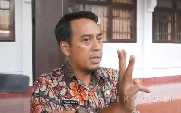 Thumbnail Berita - Terbaru! KPK Geledah Kantor Bupati Pekalongan, Tiga Koper Berkas Diamankan