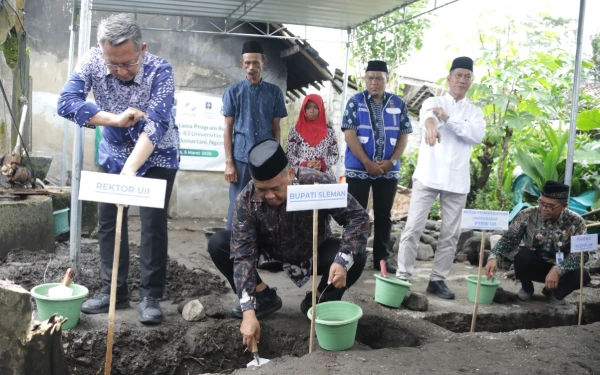 Thumbnail Berita - Milad ke-83 UII: Dari Bedah Rumah hingga Sinergi Pengentasan Kemiskinan di Sleman