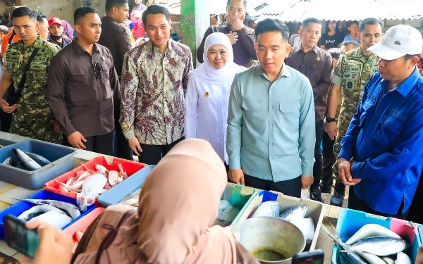 Thumbnail Berita - Bagaimana Ketersediaan Ikan di Jatim Jelang Lebaran 2026? Jangan Khawatir, Ini Penjelasan Gubernur Khofifah