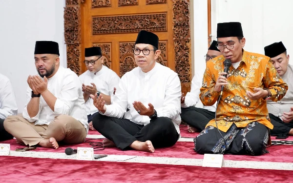 Thumbnail Berita - Momentum Nuzulul Quran, Wali Kota Batu Cak Nur Ajak ASN Jadikan Al Quran Landasan Pengabdian