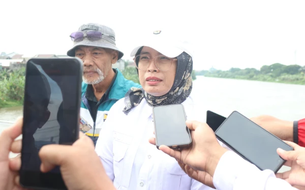 Thumbnail Berita - Jaga Estetika Wajah Kota Jelang Lebaran, DLHKP Kota Kediri Percantik Taman hingga Siagakan Pasukan Kebersihan