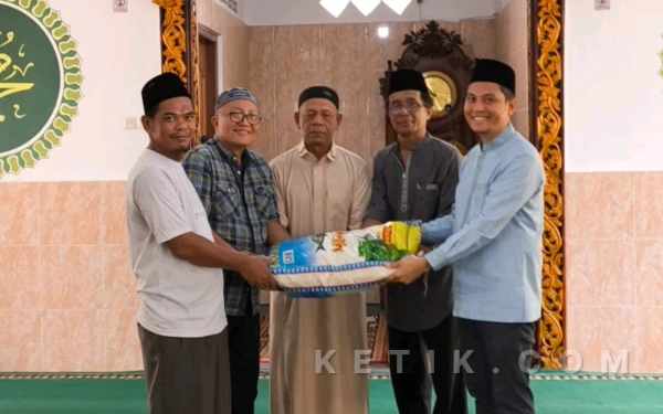 Thumbnail Berita - AKPI Gelar Bakti Sosial Ramadan di Masjid Nurussalam, Warga Kurang Mampu Terima Bantuan Sembako