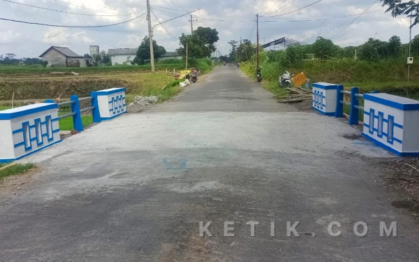 Thumbnail Berita - Jembatan Banggle–Sawentar Kabupaten Blitar yang Sempat Ambrol Rampung Diperbaiki, Akses Warga Kembali Lancar