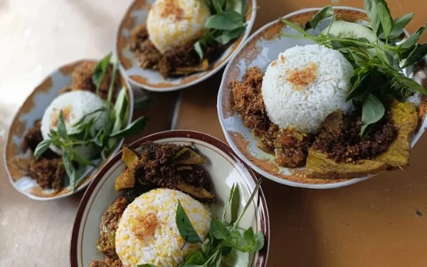 Thumbnail Berita - Pecinta Jeroan Wajib Tahu! Ini Rekomendasi 3 Sego Babat Terenak di Malang