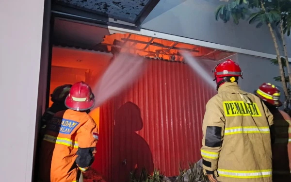 Thumbnail Berita - Dapur dan Gudang Ventro Padel Kota Malang Hangus Terbakar, Kerugian Capai Rp50 Juta