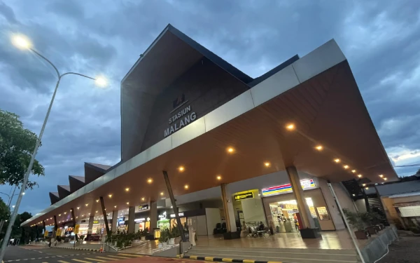 Thumbnail Berita - Buruan Serbu! Tiket Kereta dari Stasiun Malang Diskon 30%, Cuma Berlaku Hari Ini