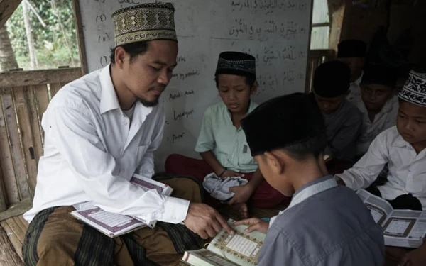 Thumbnail Berita - Insentif Rp7,3 Miliar untuk Guru Keagamaan di Lebak, Ini Rinciannya