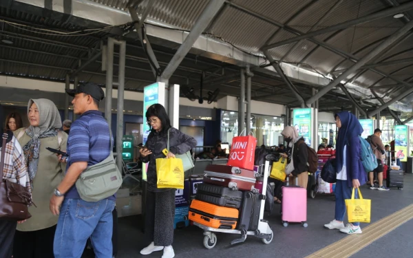 Thumbnail Berita - KAI Daop 8 Surabaya Ingatkan Aturan Bagasi dan Keamanan Barang Penumpang