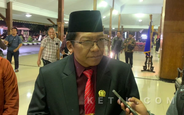 Thumbnail Berita - DPC PDI Perjuangan Blitar Tegaskan Kader Dilarang Terlibat Program MBG