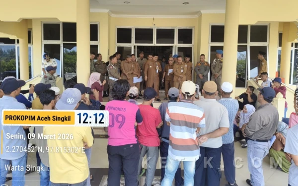 Thumbnail Berita - Bupati Aceh Singkil Terima Aspirasi Warga, Bantuan Rehab Bakal Diverifikasi Ulang Usai Lebaran