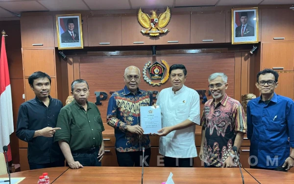 Thumbnail Berita - Putusan Konkernas PWI 2026 Diserahkan ke Ketua Umum