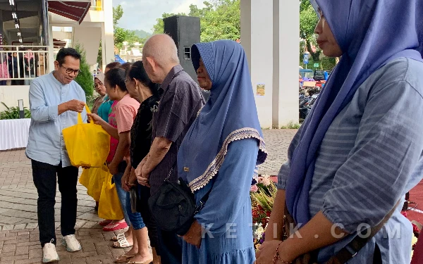 Thumbnail Berita - Berlangsung 3 Hari, Pemkot Batu Sediakan 3.000 Voucher Sembako Murah di Pasar Among Tani